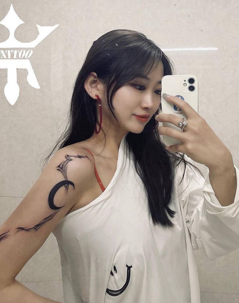 买家秀纹身图片_肩部腰部几何创意作品纹身图案