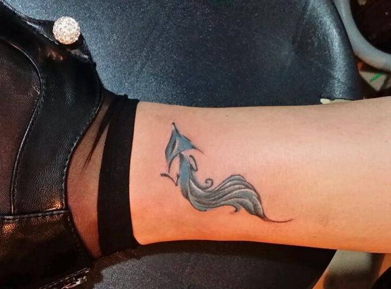 小狐狸纹身图片_肩部腰部手部脚部成品纹身图案