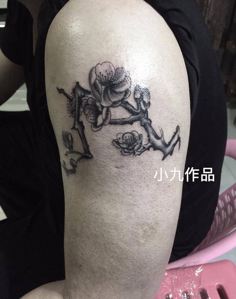 梅花纹身图片