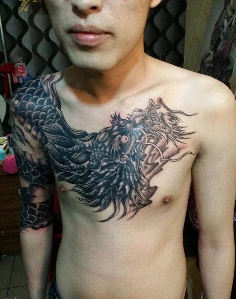 爆改过肩龙纹身图片_肩部胸部手臂传统原创成品纹身图案