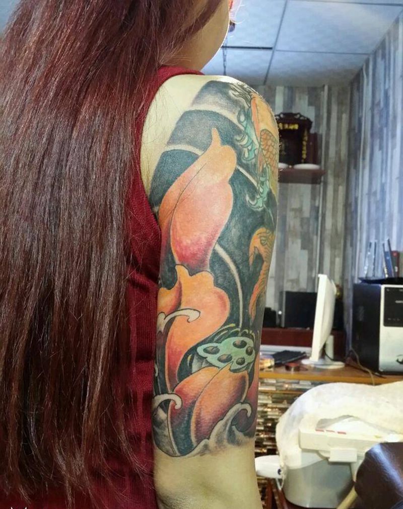 老纹身加背景纹身图片_肩部手臂传统动物植物原创成品手稿纹身图案