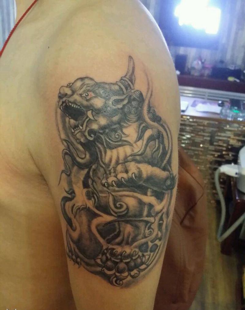 貔貅纹身图片_手臂传统鬼神成品手稿纹身图案