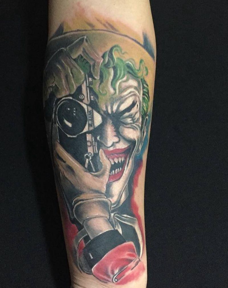 小丑纹身图片_手臂欧美人物成品纹身图案