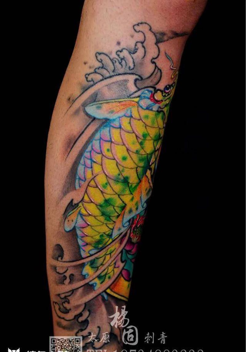 金色锦鲤鱼纹身图片_成品手稿腿部传统动物原创纹身图案