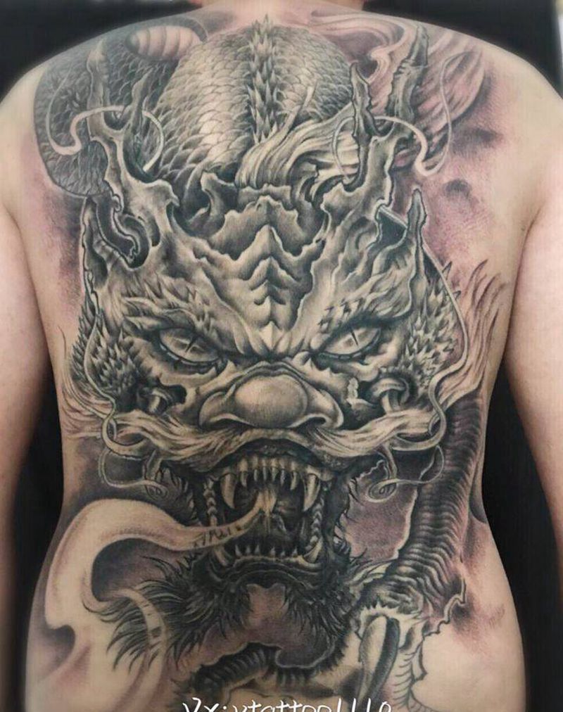 满背龙纹身图片