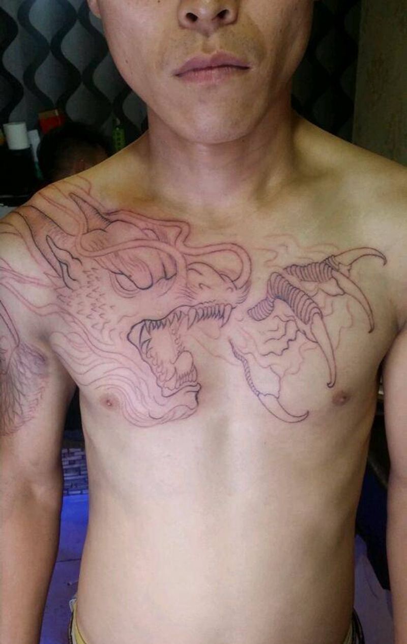 过肩龙纹身图片_肩部背部手臂传统纹身图案