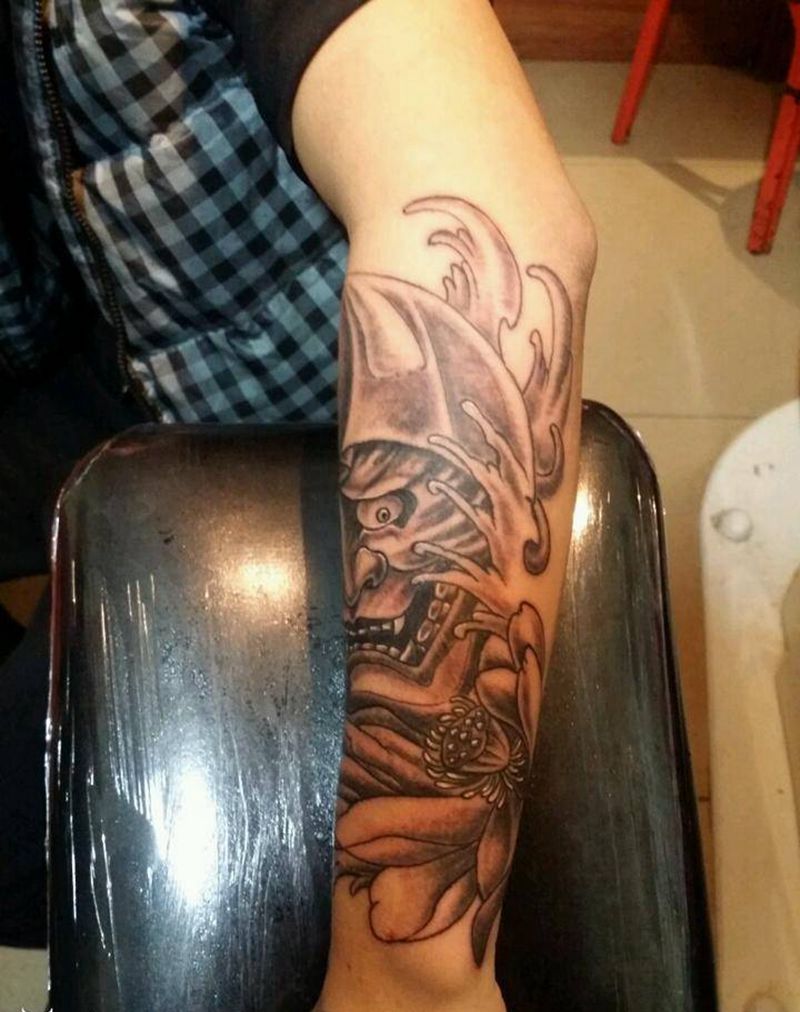 班诺纹身图片_肩部手臂腿部手部习俗清新鬼神纹身图案