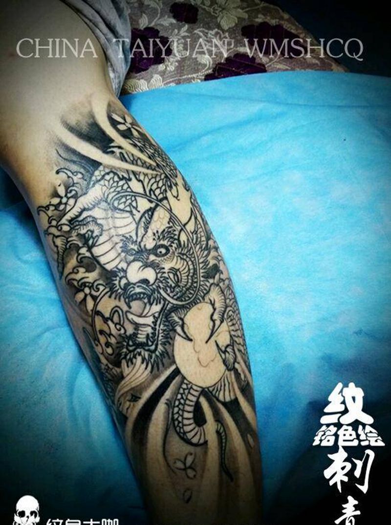 小腿神龙纹身图片