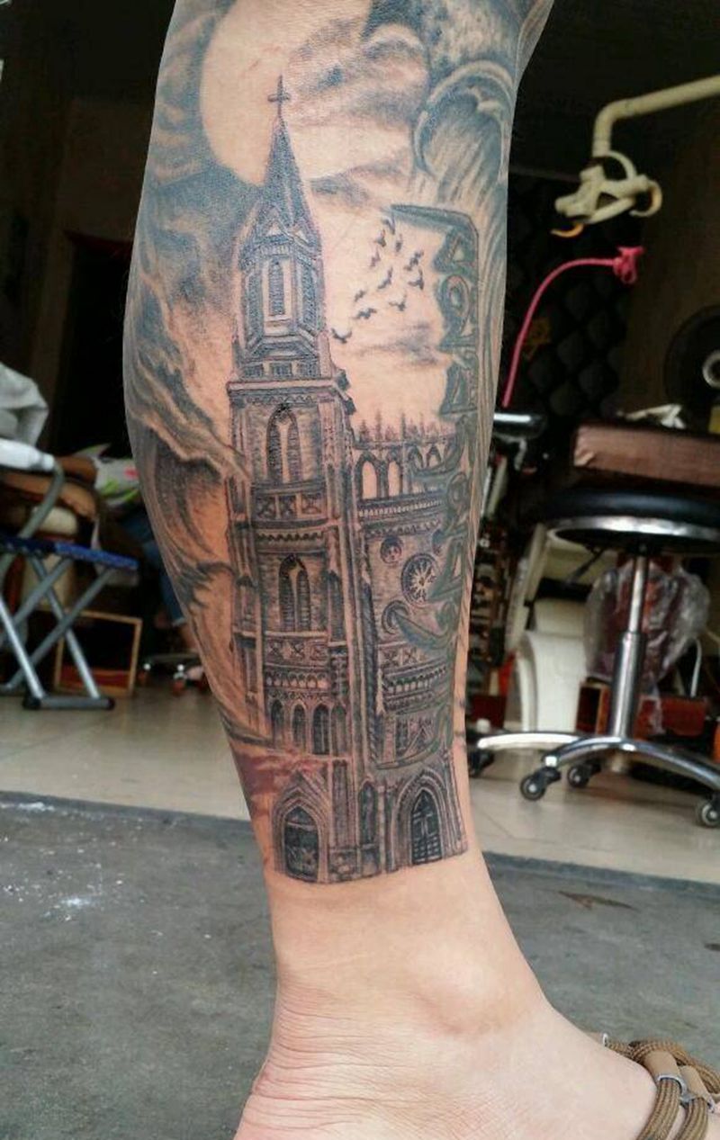 教堂里的战士纹身图片_腿部写实人物静物成品纹身图案