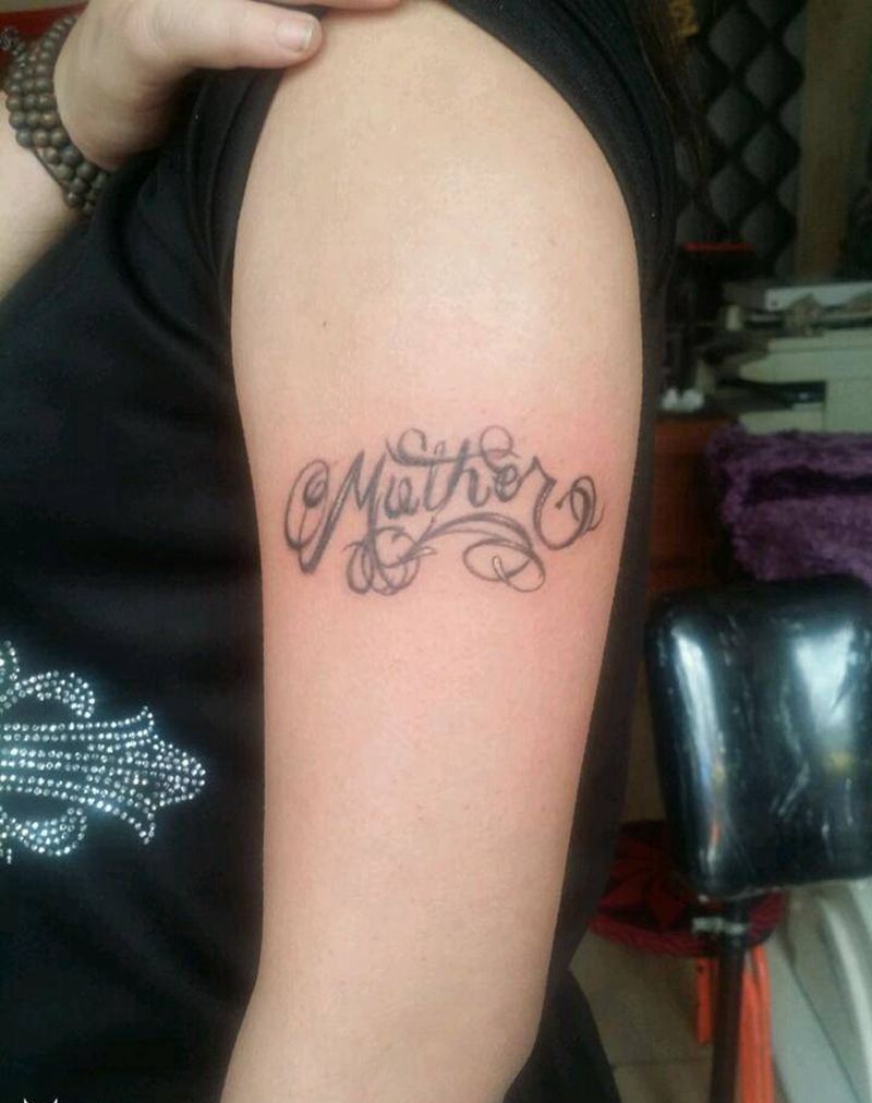 英文字母纹身小图纹身图片_手臂手部成品纹身图案