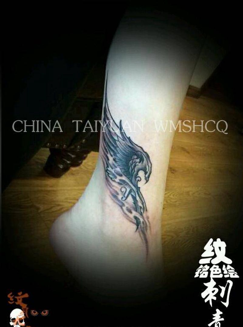 今日小翅膀纹身图片