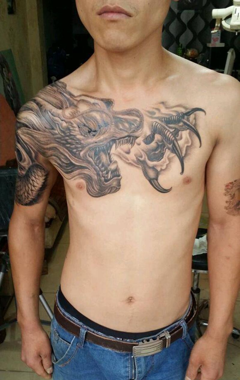 过肩龙纹身图片_肩部背部手臂传统动物鬼神手稿纹身图案