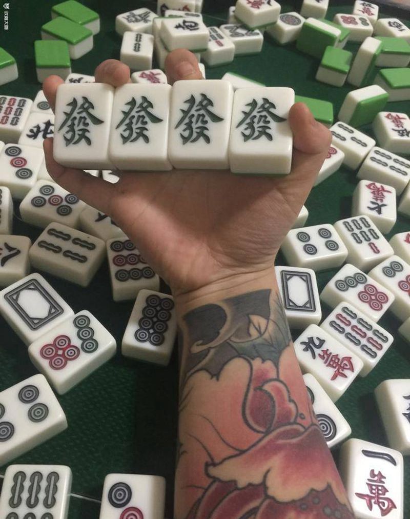 牡丹花臂纹身图片_手臂新传统纹身图案