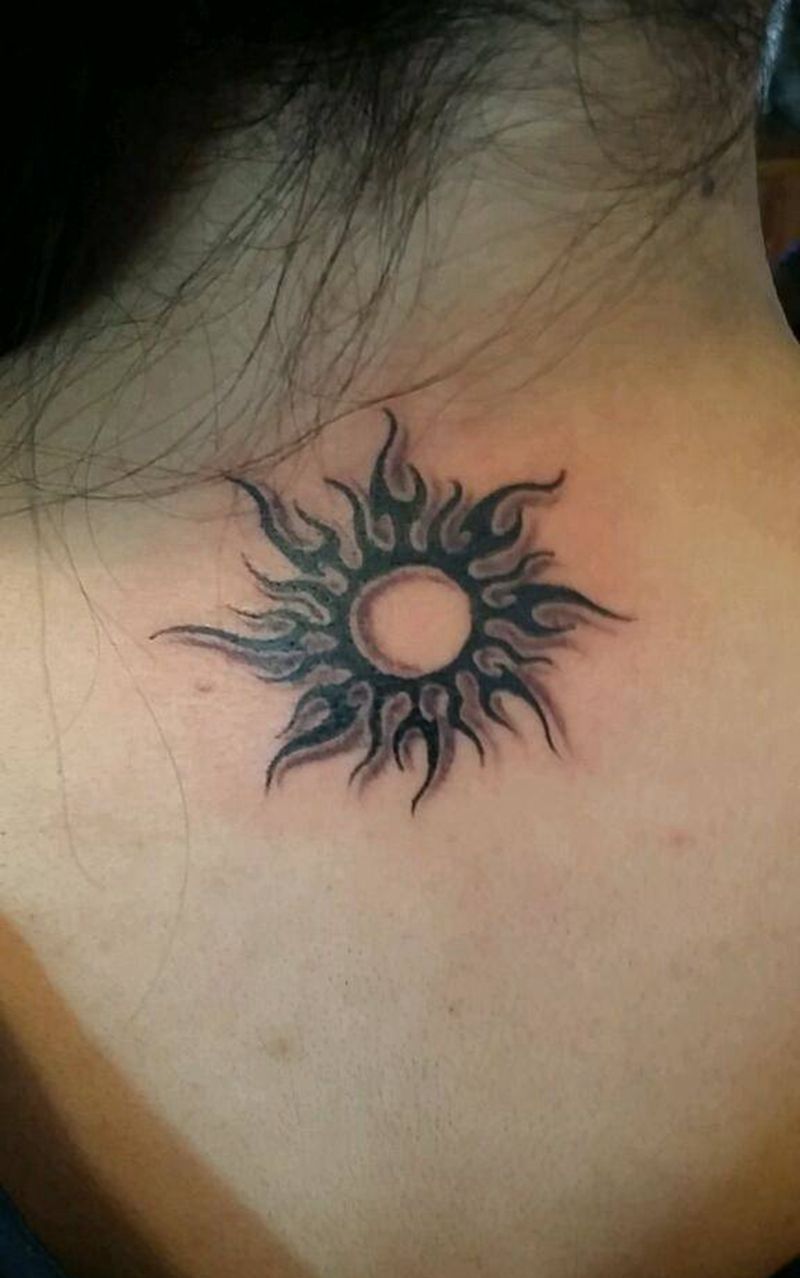 情侣图腾纹身图片_肩部背部传统图腾成品纹身图案