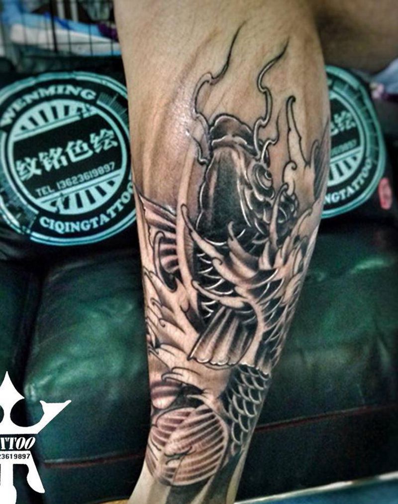 恢复一年后富贵鲤鱼效果纹身图片_腿部手臂新传统鲤鱼纹身图案