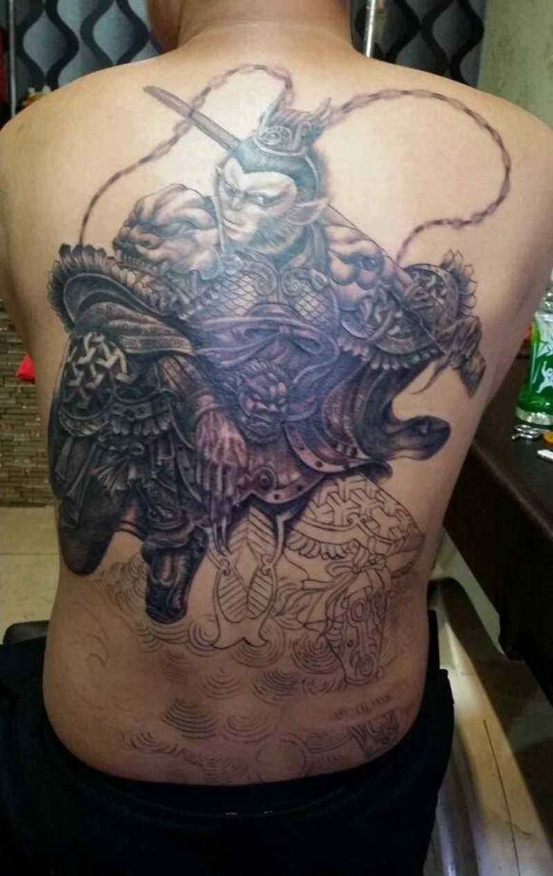 无天纹身图片_背部传统肖像鬼神纹身图案