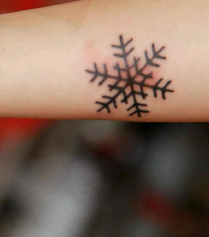 雪花纹身图片_颈部肩部胸部腹部腰部背部臀部手臂腿部脚部纹身图案