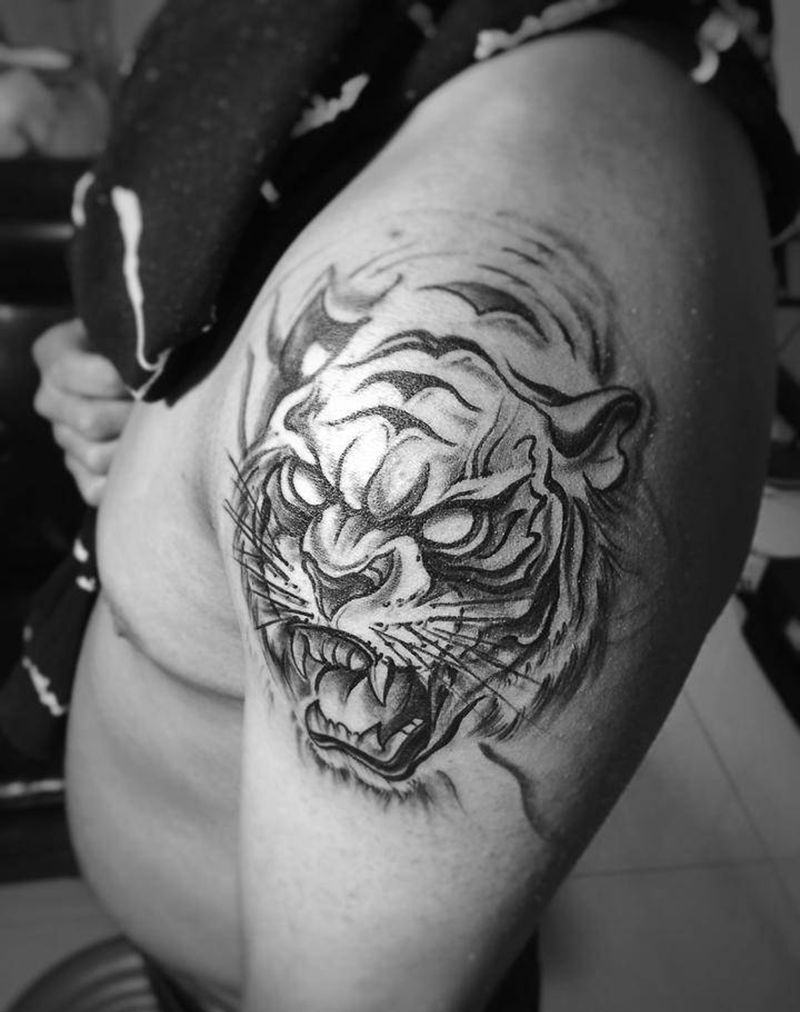 老虎纹身图片_臀部国画动物纹身图案