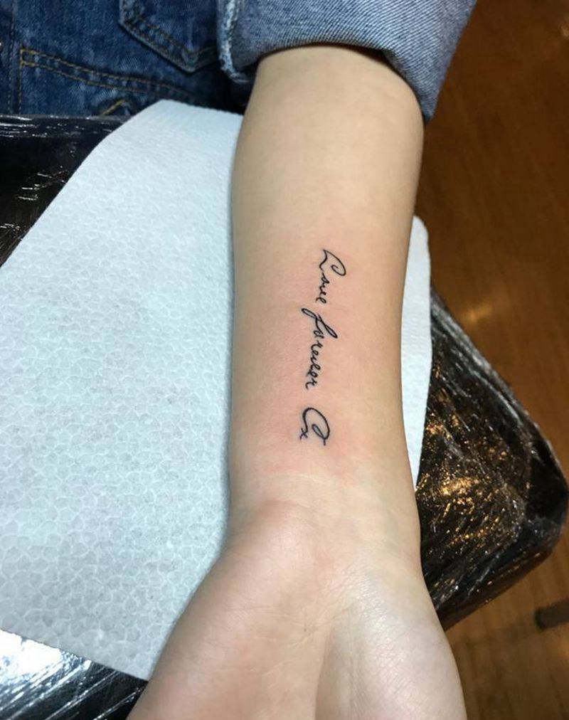 小字母纹身图片