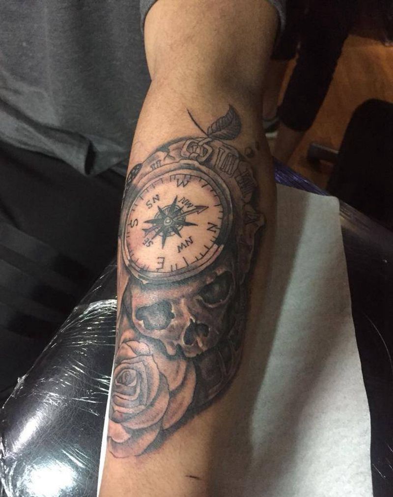 指南针纹身图片