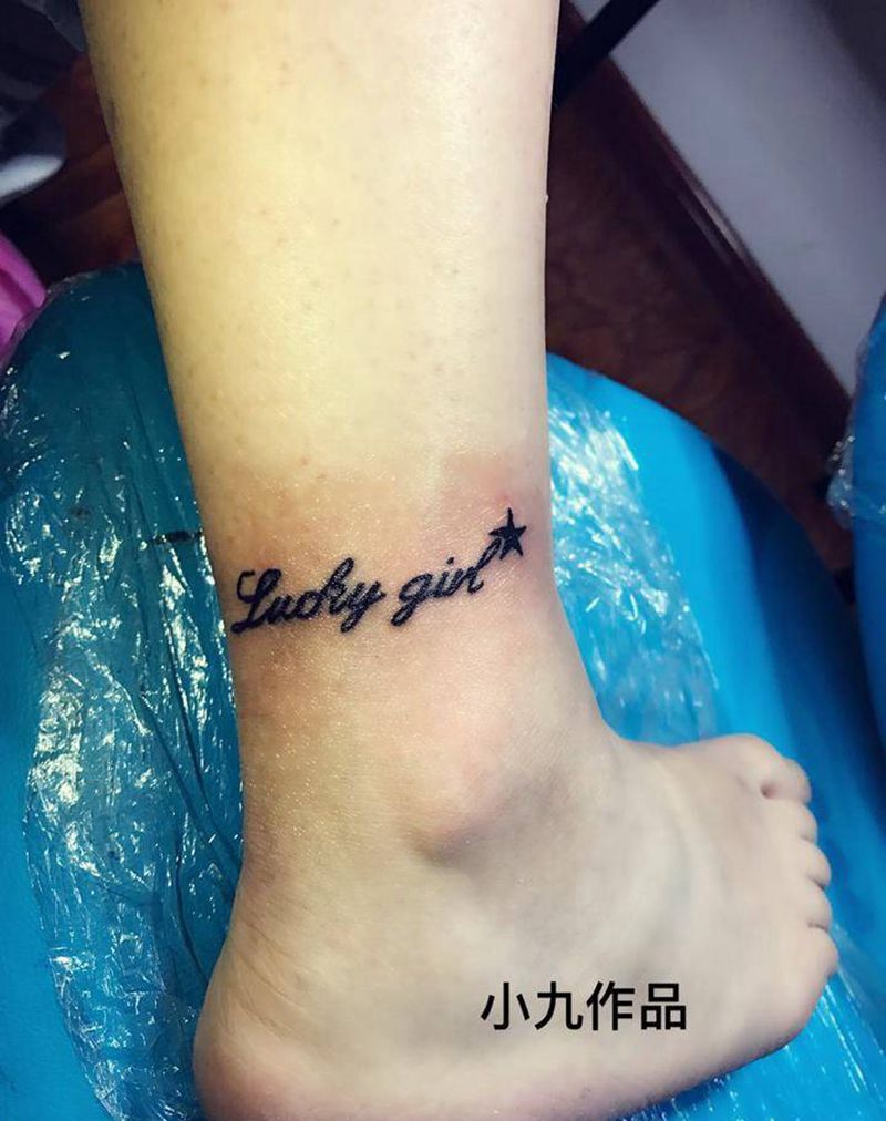 小字母纹身图片