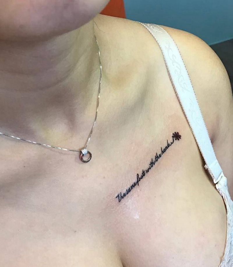 同手同脚纹身图片