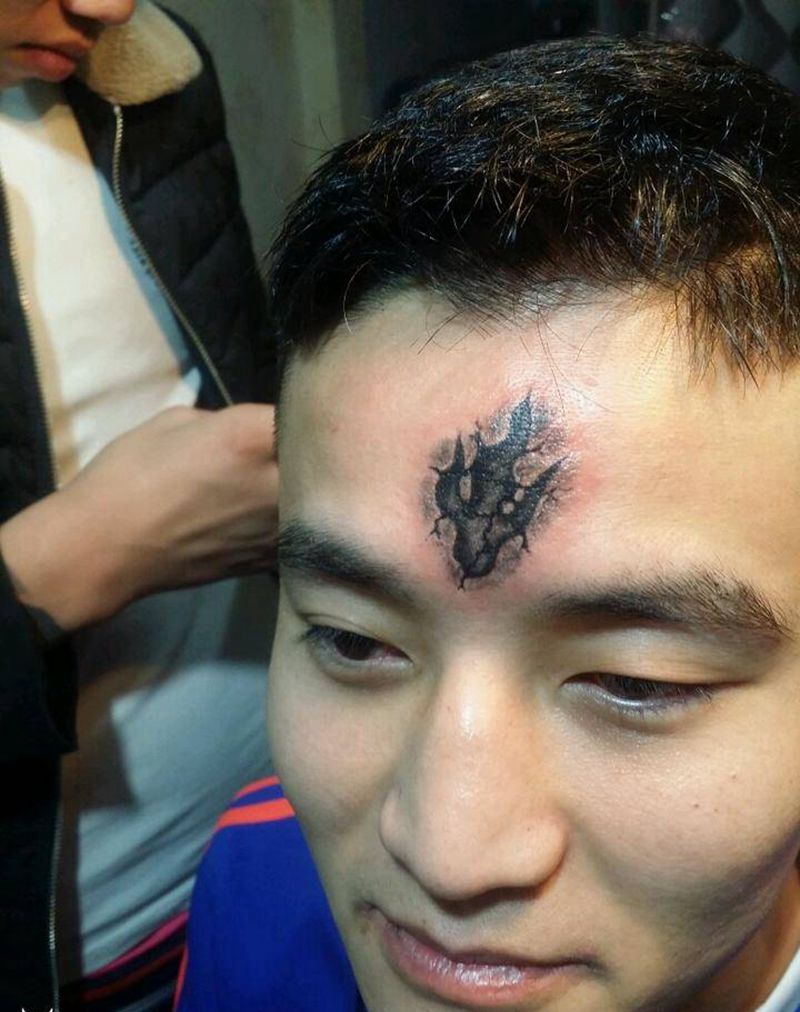 石裂火焰纹身图片_肩部腿部手部脚部传统几何原创成品纹身图案