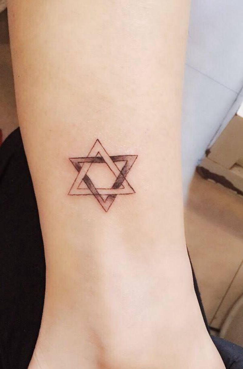 六芒星纹身图片_脚部纹身图案