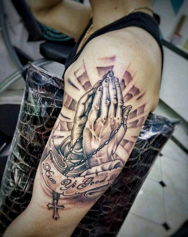 祈祷之手纹身图片_手臂欧美写实纹身图案