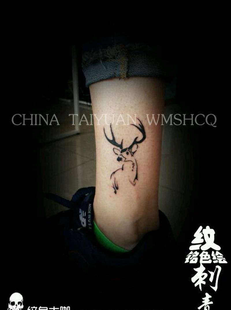 小鹿纹身图片