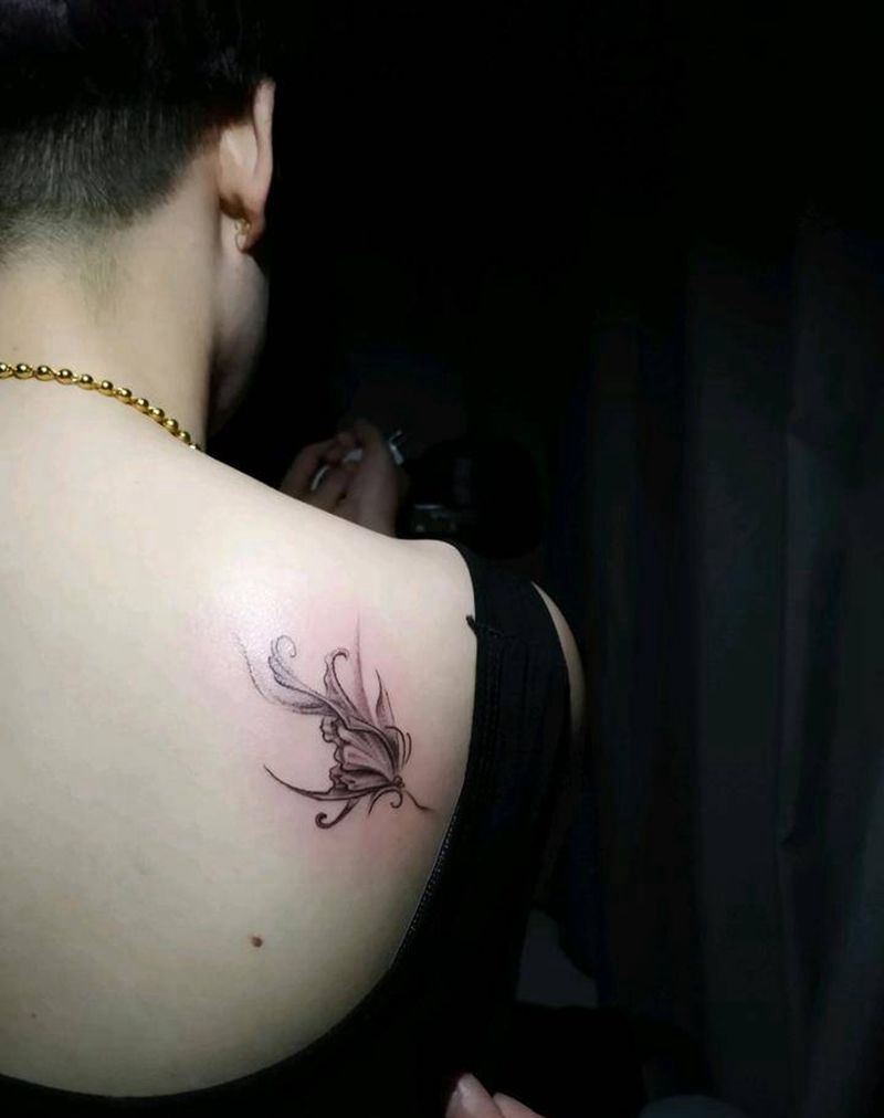 妖娆蝴蝶纹身图片_背部点刺图腾蝴蝶纹身图案