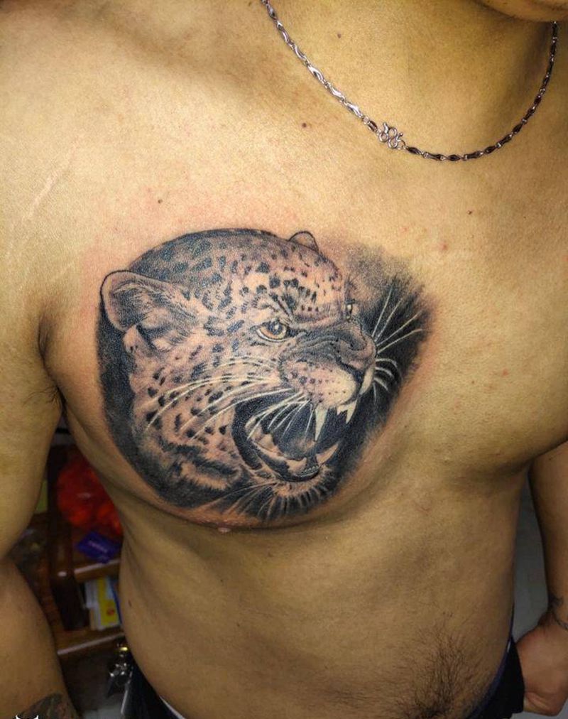 豹子纹身图片_胸部老传统纹身图案