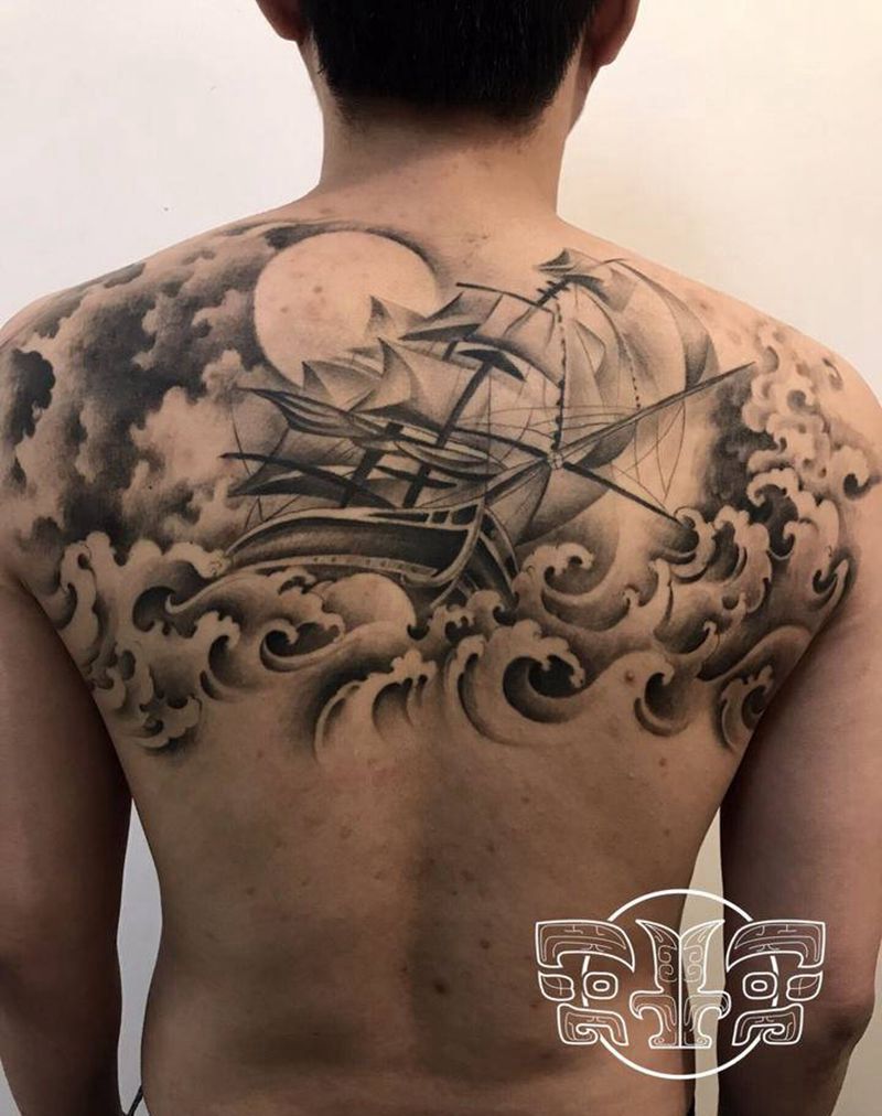 一帆风顺纹身图片_背部欧美写实纹身图案