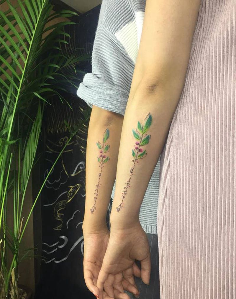 藏文花草纹身图片_手臂手部花体字水彩小清新女生纹身花草纹身图案