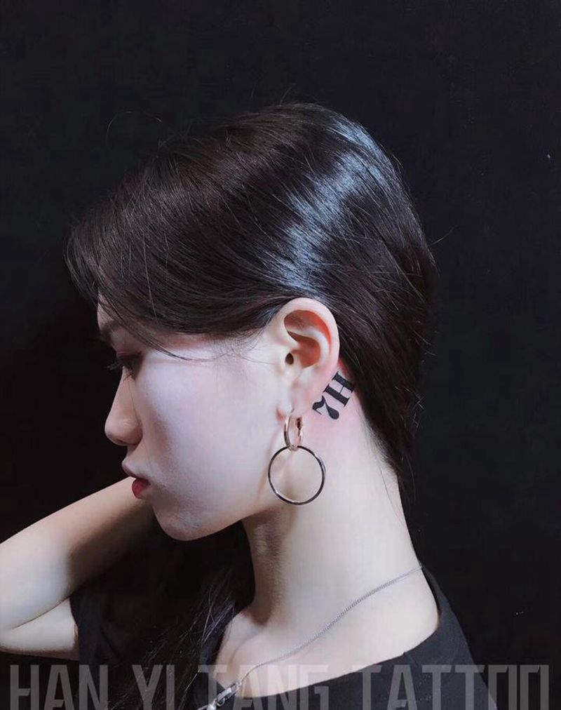 耳后纹身图片_颈部纹身图案