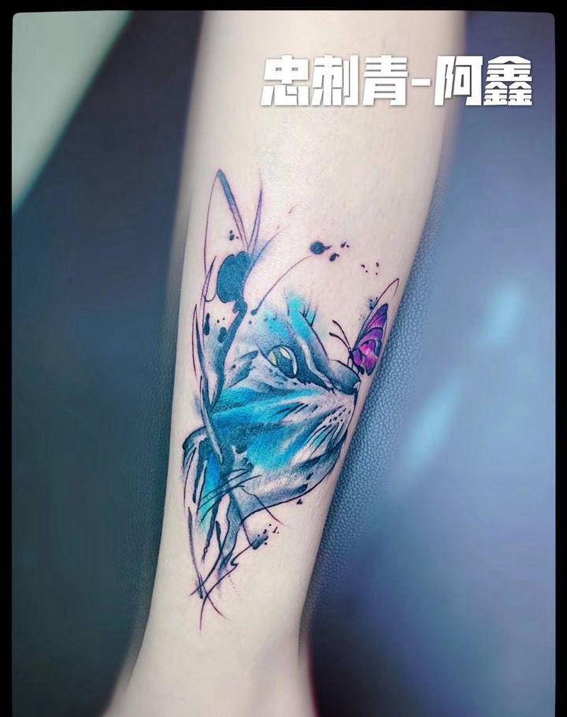 水墨小猫咪纹身图片_腿部水彩纹身图案