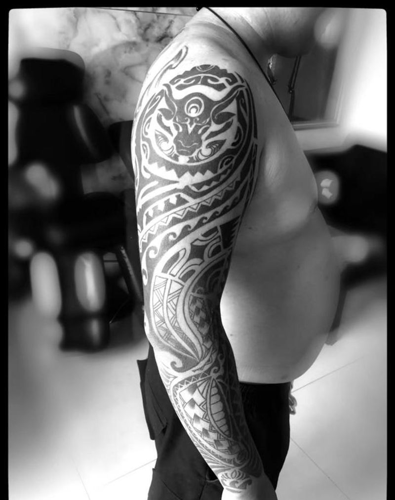 图腾花臂纹身图片_手臂纹身图案