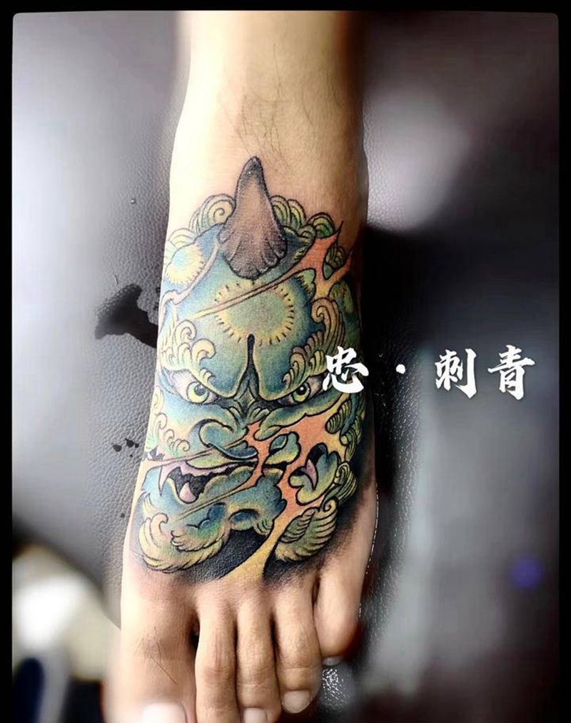 谛听，脚背纹身图片_脚部新传统纹身图案