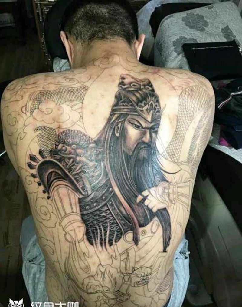 驭龙吐月纹身图片_肩部背部手臂传统动物人物成品手稿纹身图案