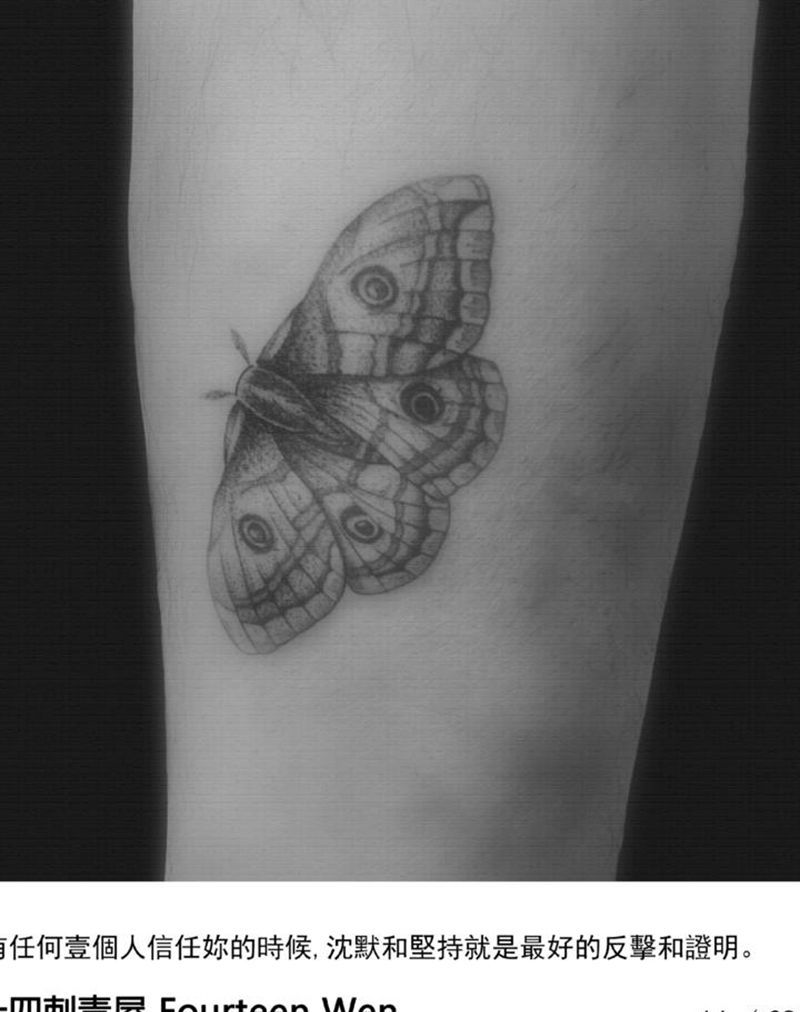 天蛾纹身图片_欧美写实纹身图案