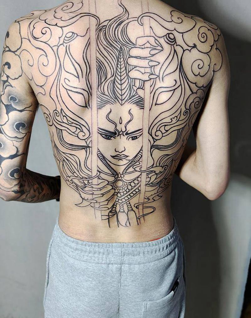 满背割线纹身图片_背部新传统纹身图案