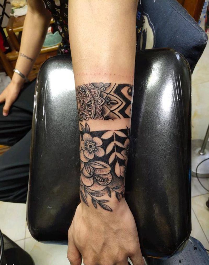 素花原创作品纹身图片_手臂点刺新传统原创纹身图案