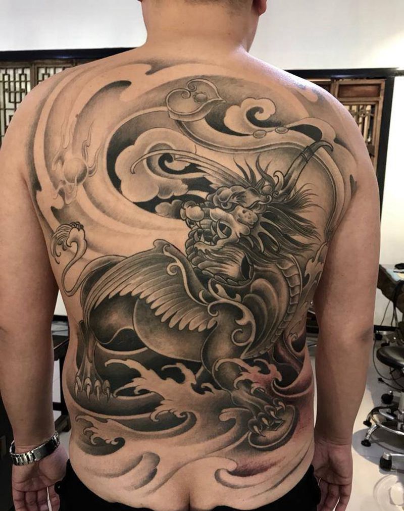 貔貅纹身图片_成品背部传统鬼神纹身图案