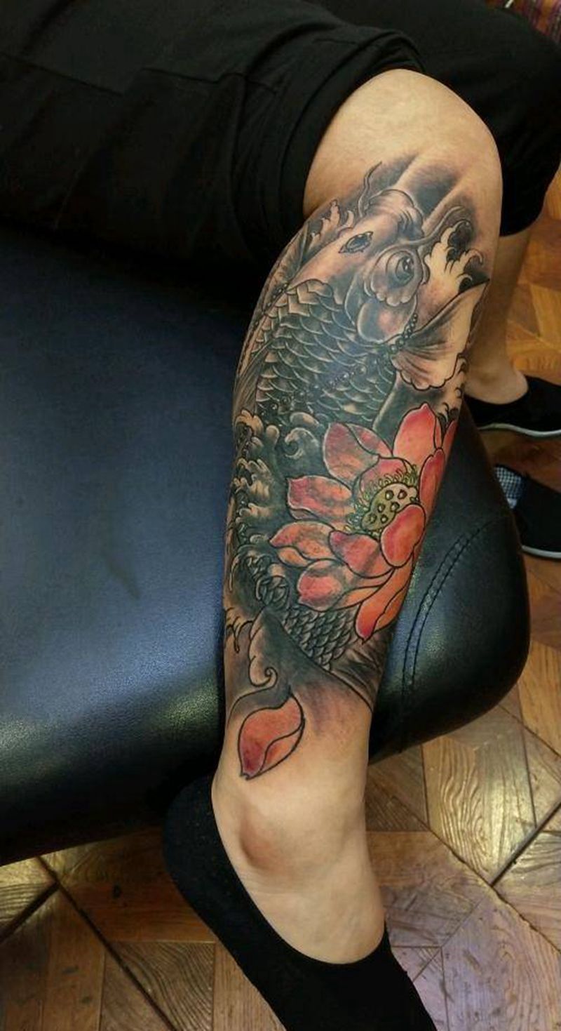 遮盖鱼纹身图片_腿部传统习俗动物宗教成品手稿纹身图案