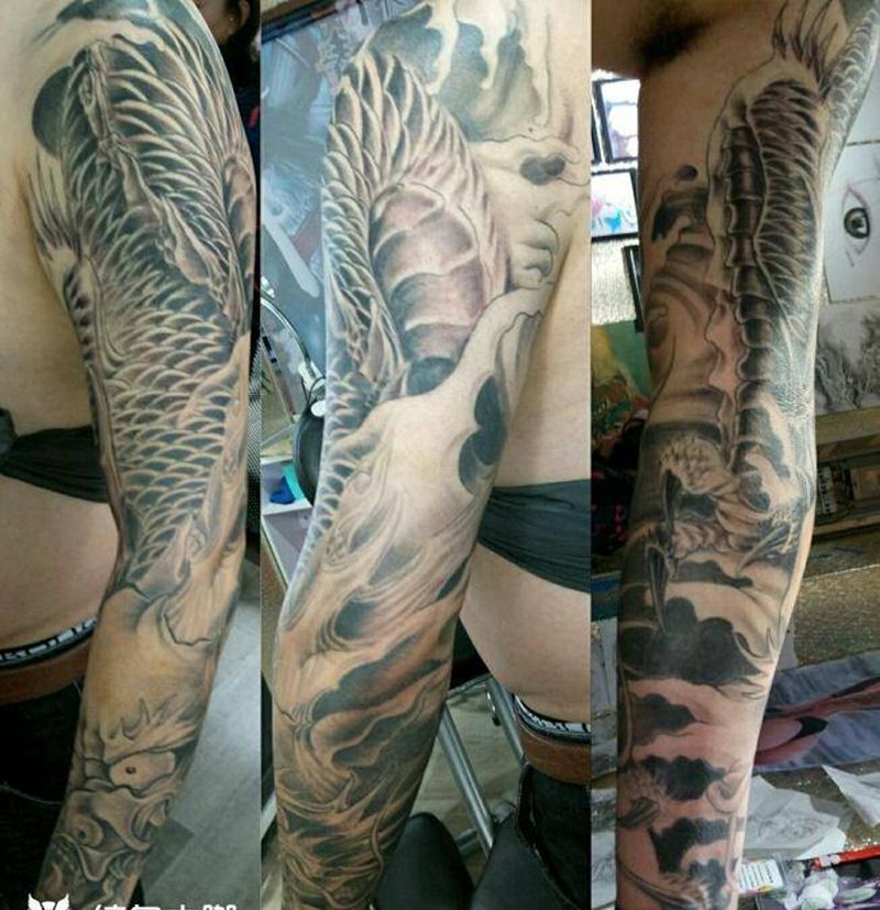 大龙臂纹身图片_手臂传统龙成品纹身图案