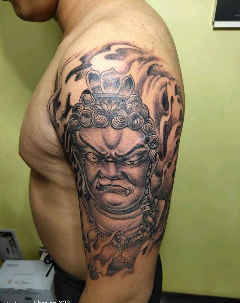 不动明王纹身图片_手臂肩部老传统纹身图案