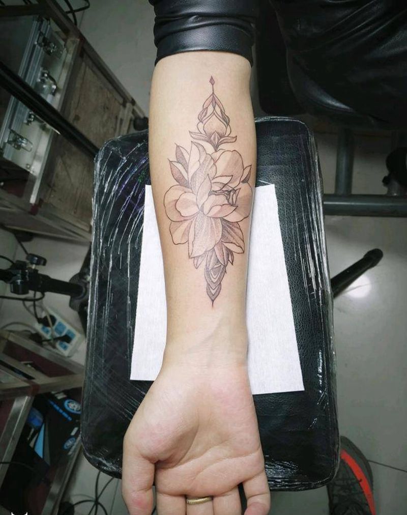 素花纹身图片_手臂点刺纹身图案