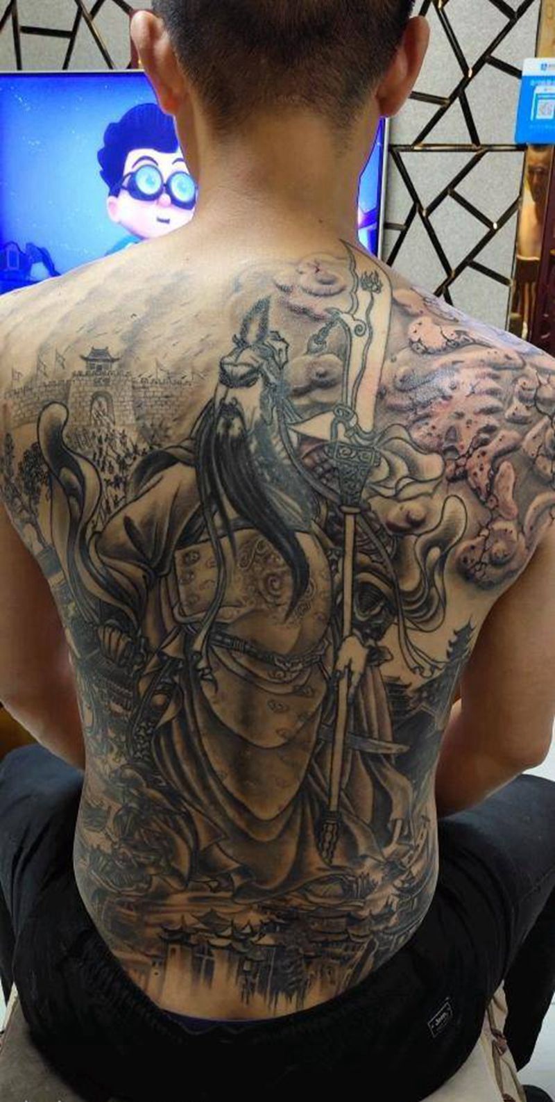 老图加满背纹身图片_背部新传统老传统纹身图案