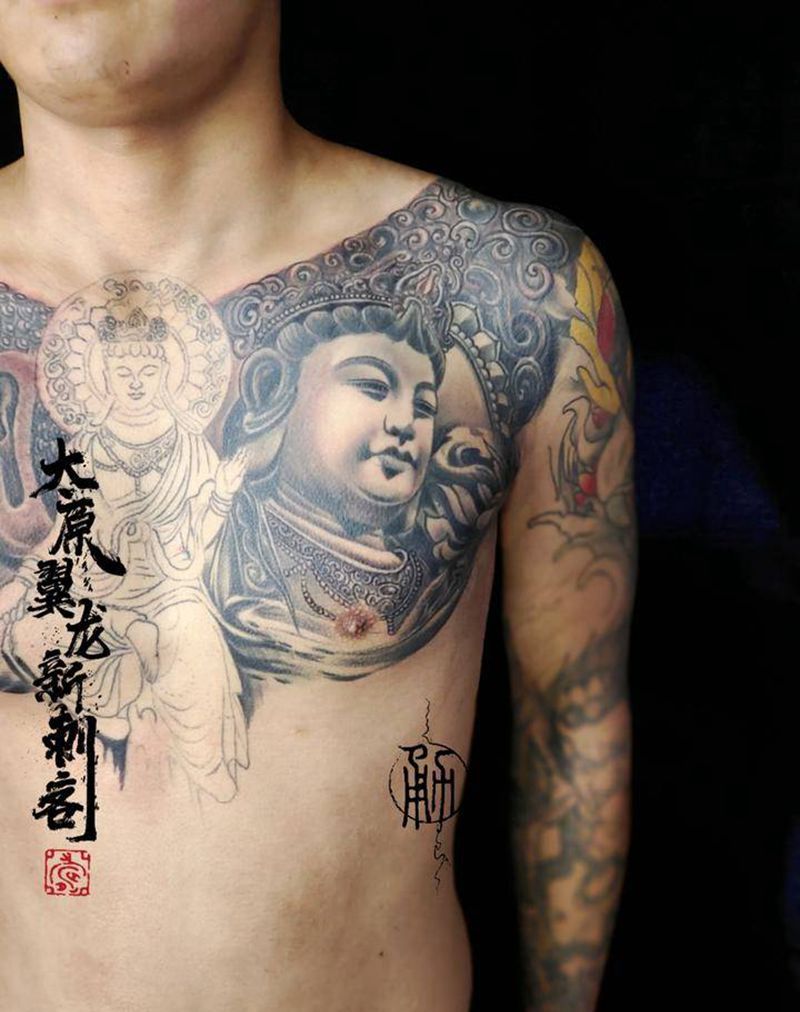 三面佛纹身图片_胸部新传统纹身图案