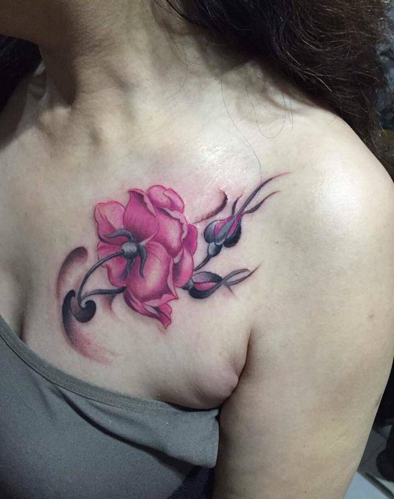 花纹身图片_成品胸部清新植物传统纹身图案